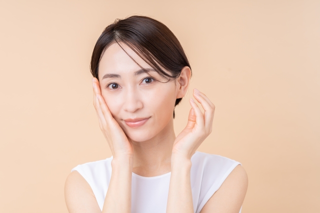 ミドル女性の顔