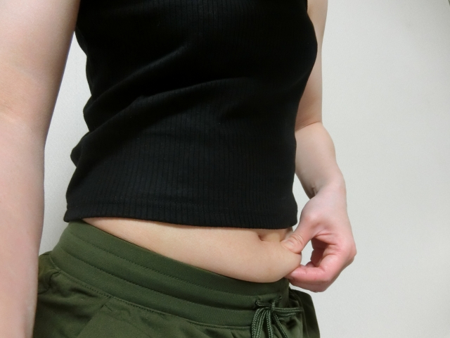 下腹が気になる女性