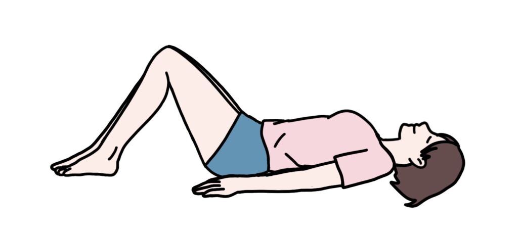仰向けで寝る女性